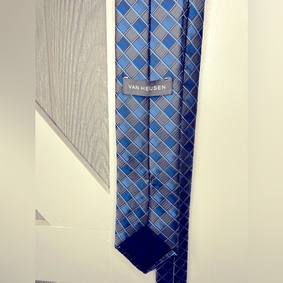 E1.10 Van Heusen Tie Blue/Gray - Picture 3 of 3